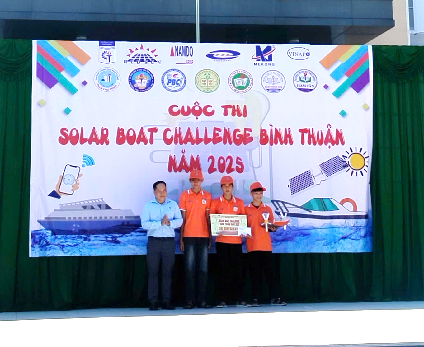 SOLAR BOAT CHALLENGE – NĂM 2025 “Nơi những ý tưởng xanh ra khơi”